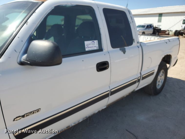 image for item DF5702 2001 Chevrolet Silverado 1500  Ext. Cab pickup truck