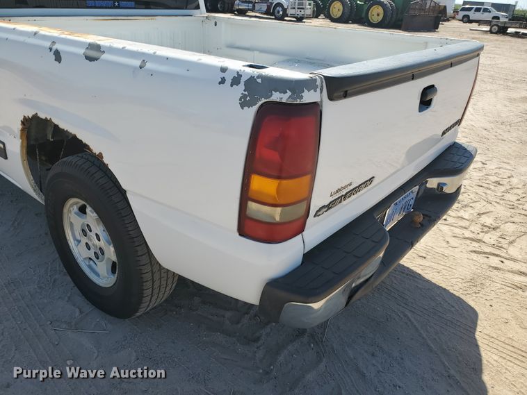 image for item DF5702 2001 Chevrolet Silverado 1500  Ext. Cab pickup truck
