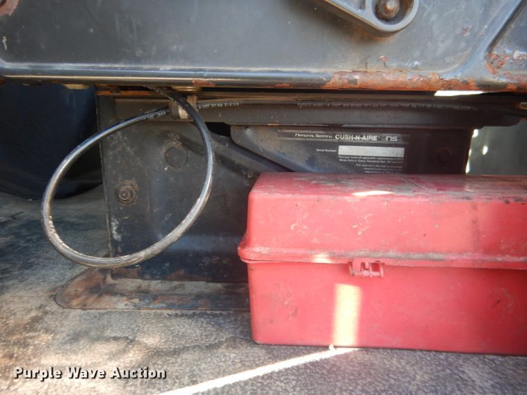 image for item DG4614 1995 Volvo ACL  hydravac truck