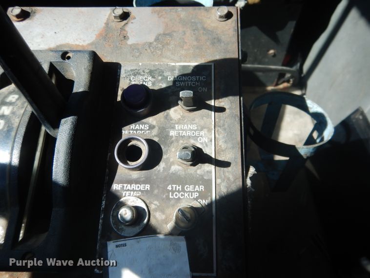 image for item DG4614 1995 Volvo ACL  hydravac truck