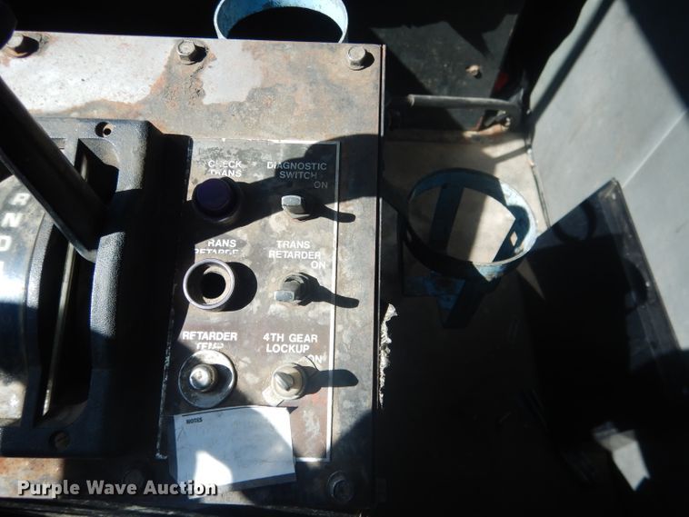 image for item DG4614 1995 Volvo ACL  hydravac truck