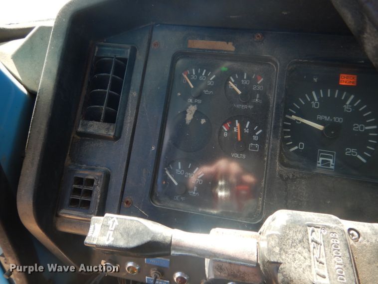 image for item DG4614 1995 Volvo ACL  hydravac truck