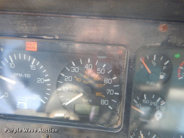 image for item DG4614 1995 Volvo ACL  hydravac truck