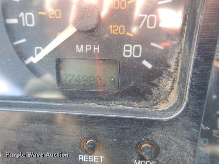 image for item DG4614 1995 Volvo ACL  hydravac truck