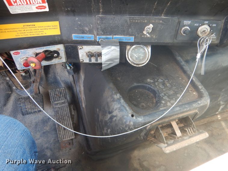 image for item DG4614 1995 Volvo ACL  hydravac truck