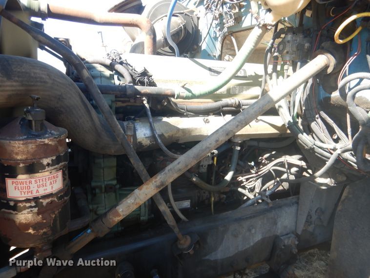 image for item DG4614 1995 Volvo ACL  hydravac truck