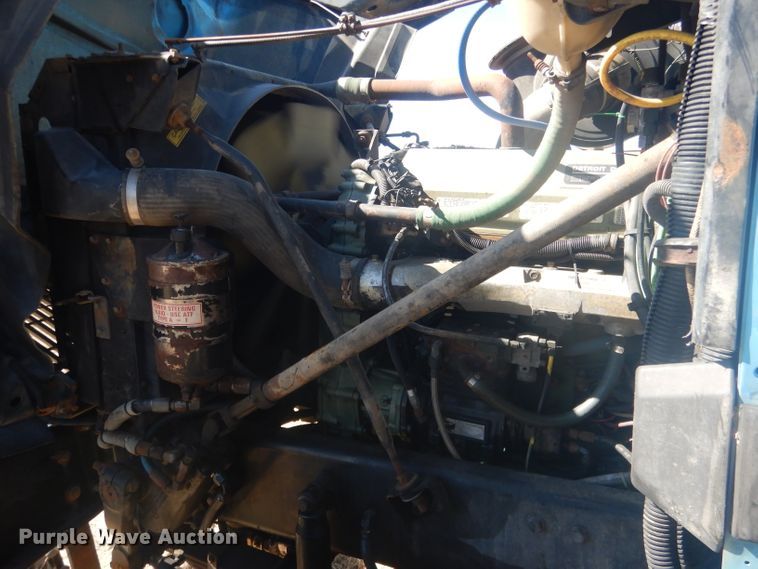 image for item DG4614 1995 Volvo ACL  hydravac truck