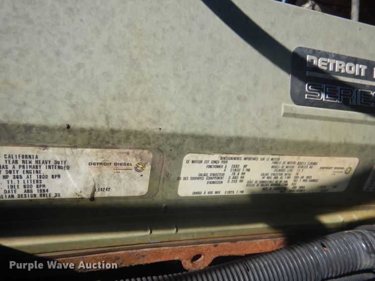 image for item DG4614 1995 Volvo ACL  hydravac truck