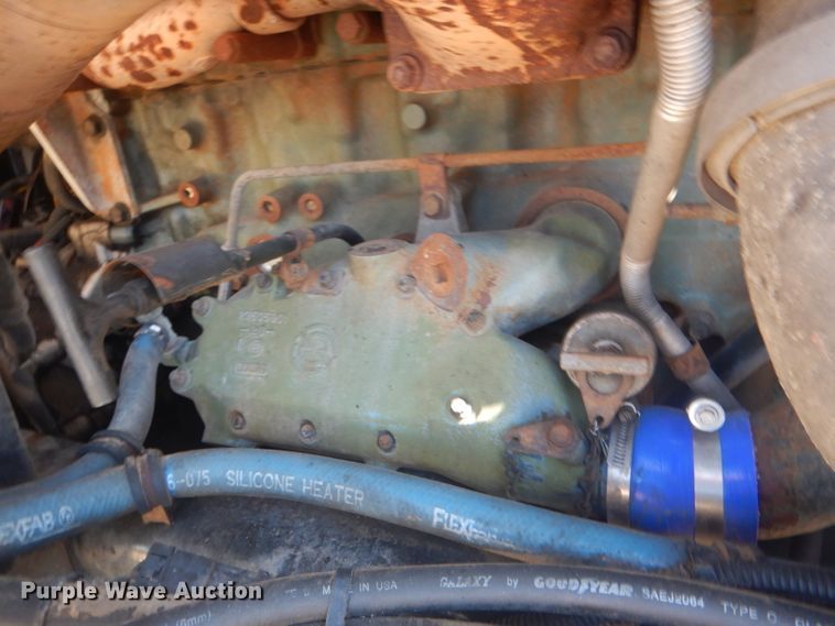 image for item DG4614 1995 Volvo ACL  hydravac truck