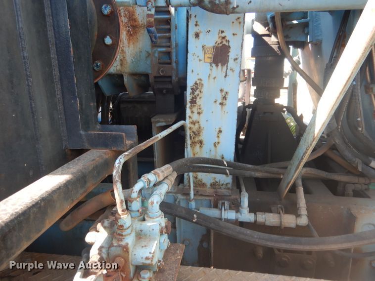 image for item DG4614 1995 Volvo ACL  hydravac truck