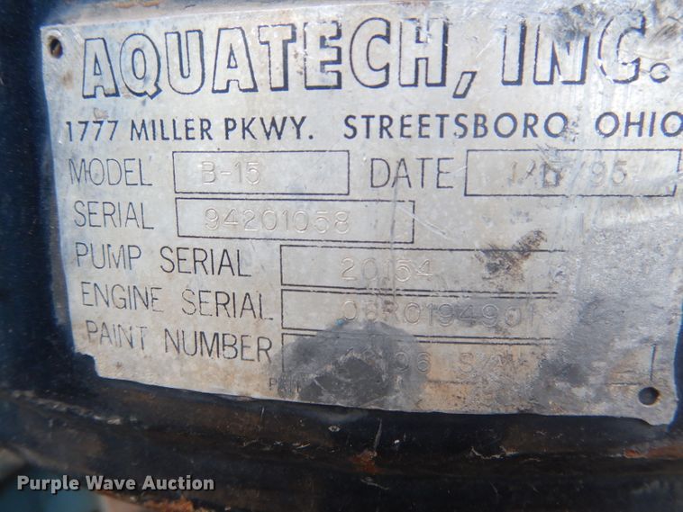 image for item DG4614 1995 Volvo ACL  hydravac truck