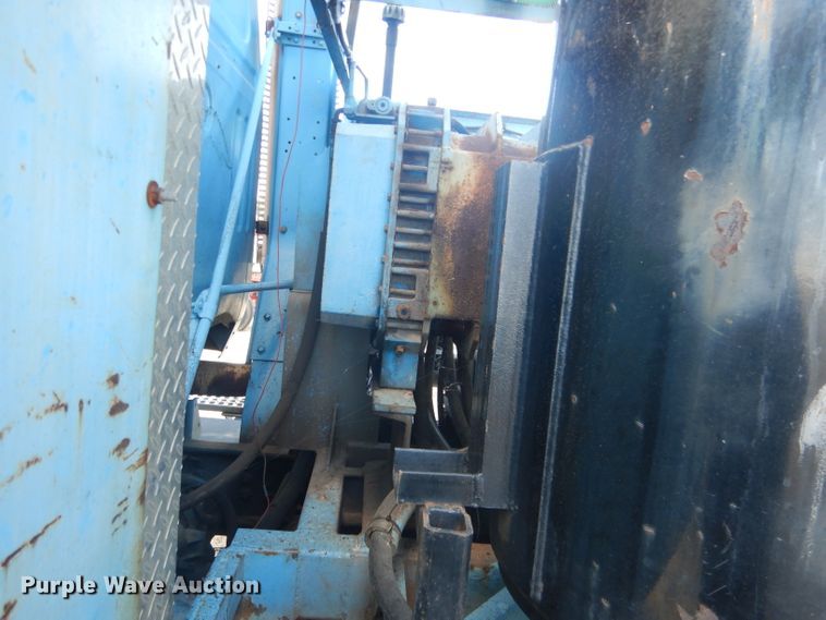 image for item DG4614 1995 Volvo ACL  hydravac truck