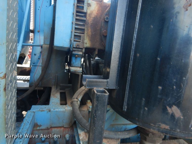 image for item DG4614 1995 Volvo ACL  hydravac truck