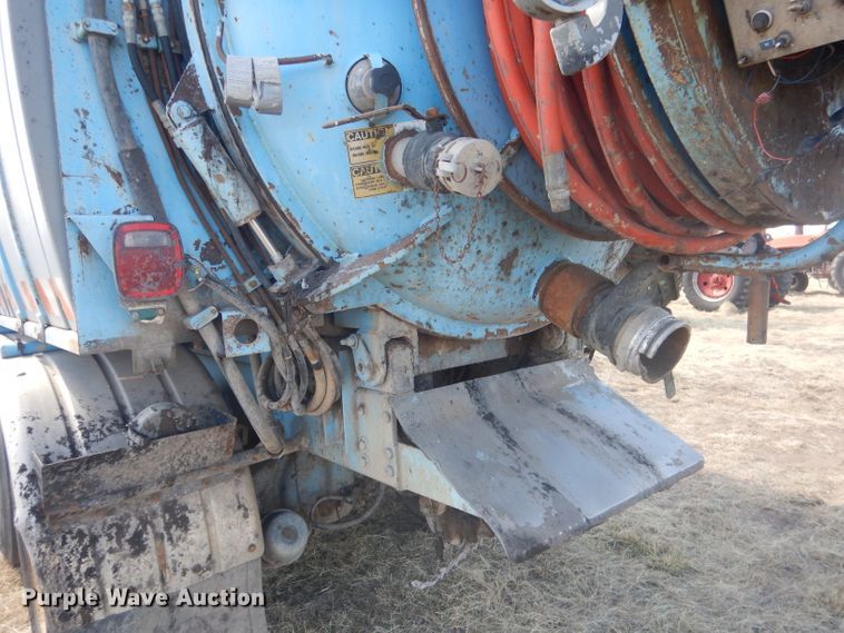 image for item DG4614 1995 Volvo ACL  hydravac truck