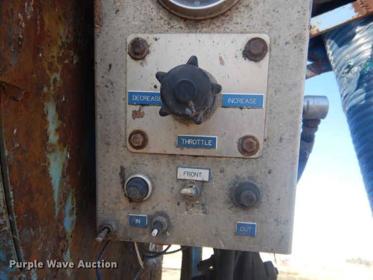 image for item DG4614 1995 Volvo ACL  hydravac truck