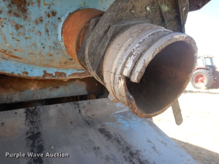 image for item DG4614 1995 Volvo ACL  hydravac truck