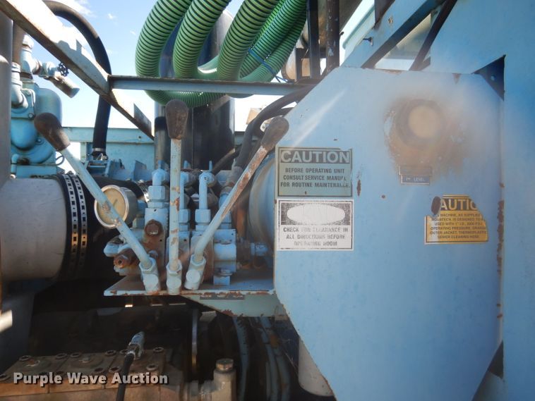 image for item DG4614 1995 Volvo ACL  hydravac truck