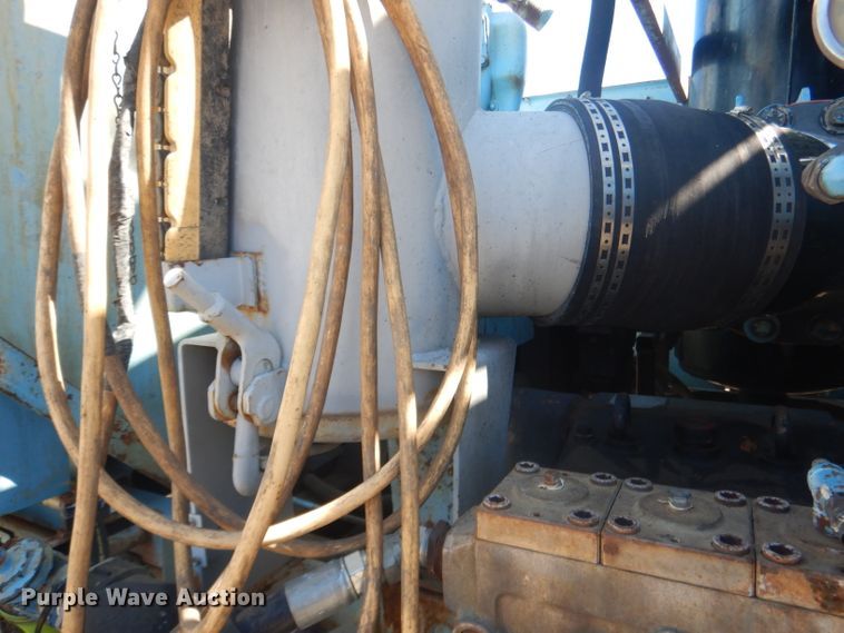 image for item DG4614 1995 Volvo ACL  hydravac truck