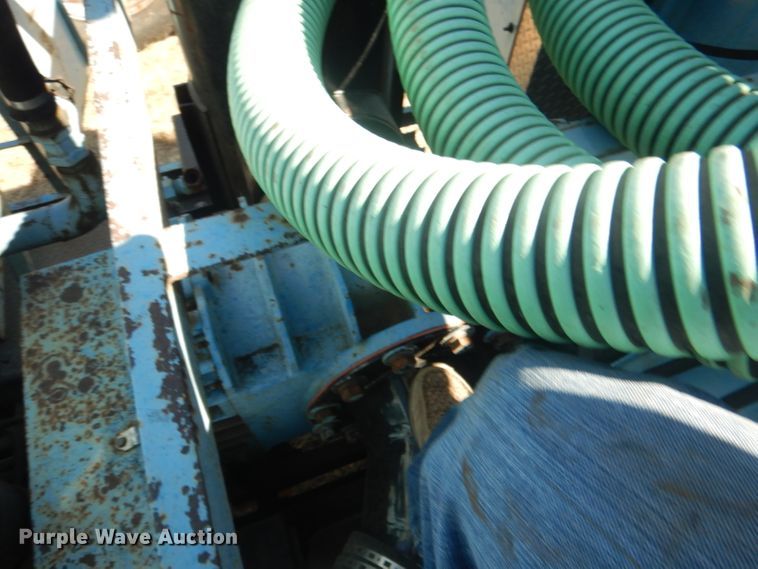 image for item DG4614 1995 Volvo ACL  hydravac truck