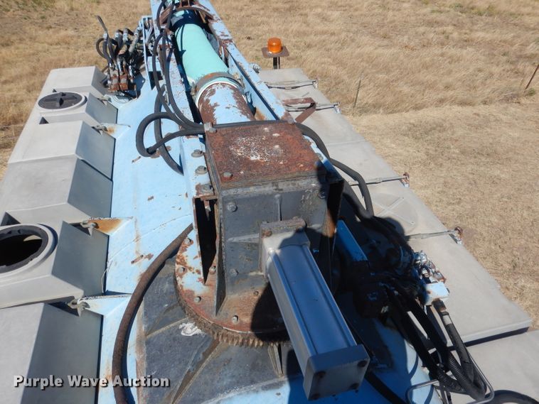 image for item DG4614 1995 Volvo ACL  hydravac truck