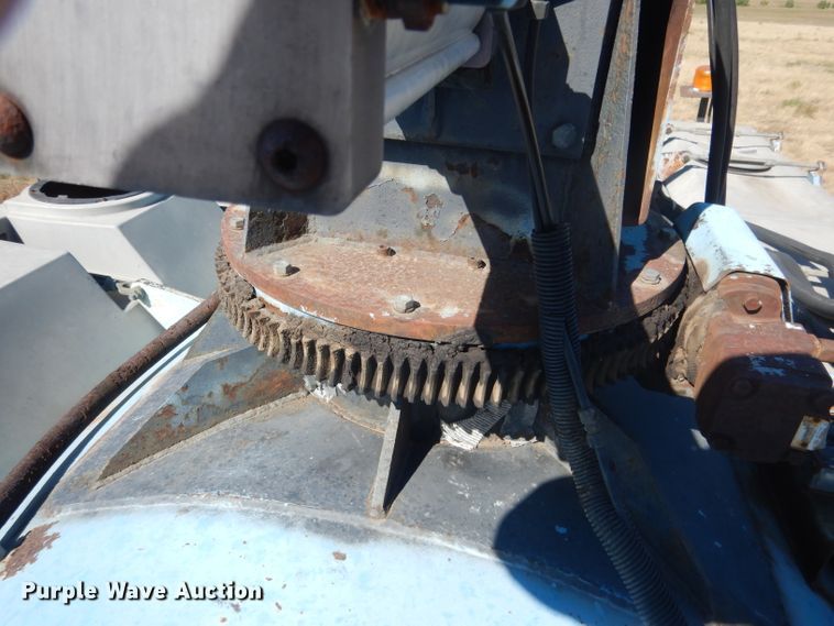 image for item DG4614 1995 Volvo ACL  hydravac truck