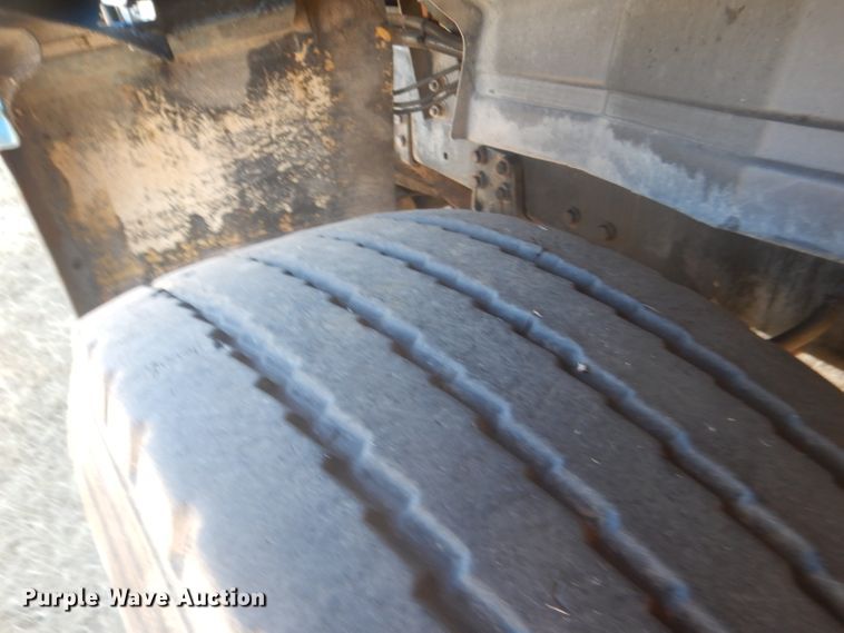 image for item DG4614 1995 Volvo ACL  hydravac truck