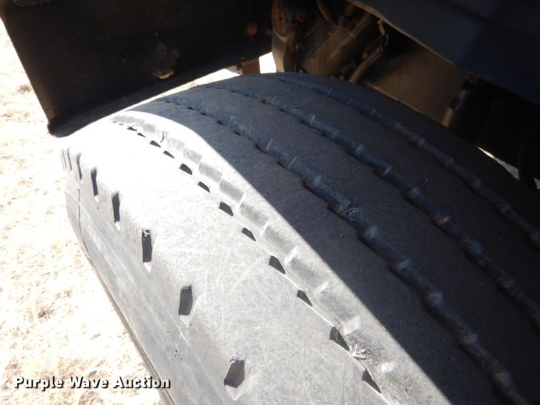 image for item DG4614 1995 Volvo ACL  hydravac truck