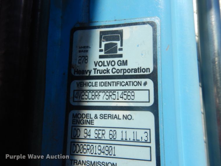 image for item DG4614 1995 Volvo ACL  hydravac truck