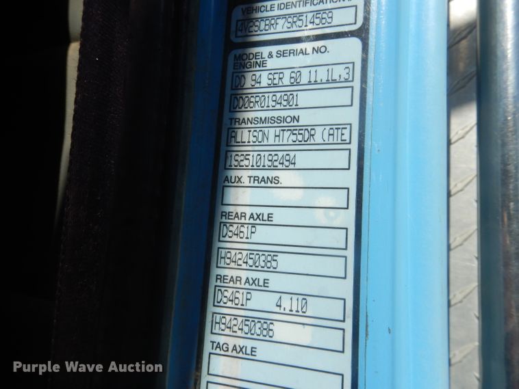 image for item DG4614 1995 Volvo ACL  hydravac truck