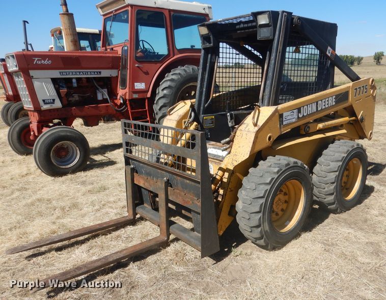 image for item DG4618 1995 John Deere 7775  skid steer loader