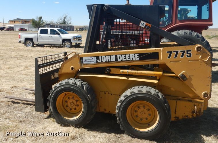 image for item DG4618 1995 John Deere 7775  skid steer loader