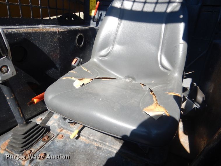 image for item DG4618 1995 John Deere 7775  skid steer loader