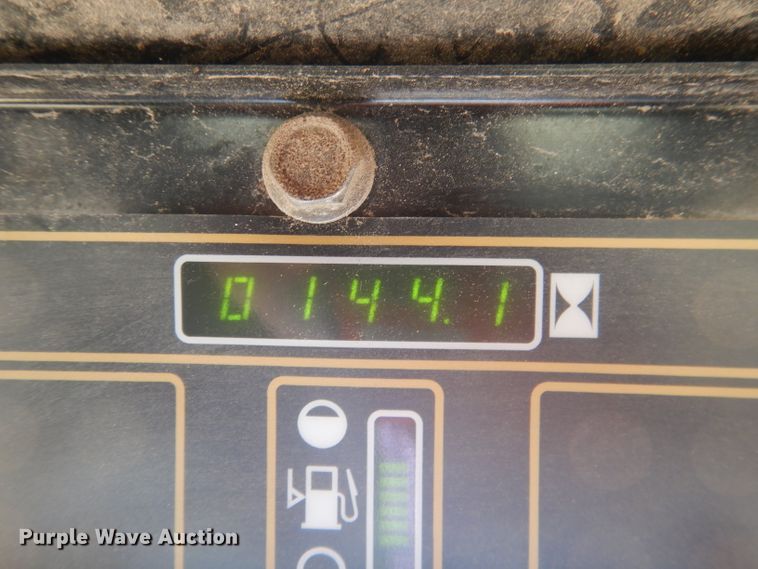 image for item DG4618 1995 John Deere 7775  skid steer loader