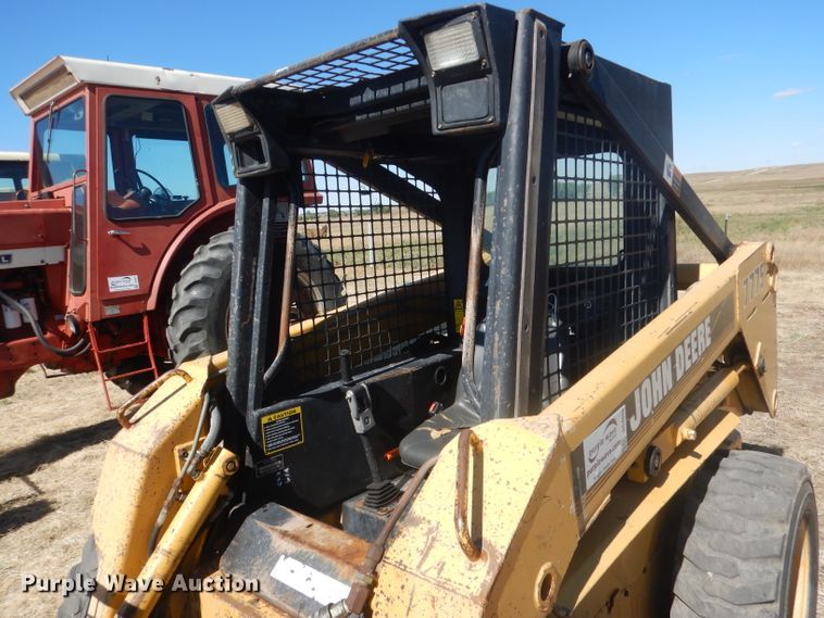 image for item DG4618 1995 John Deere 7775  skid steer loader