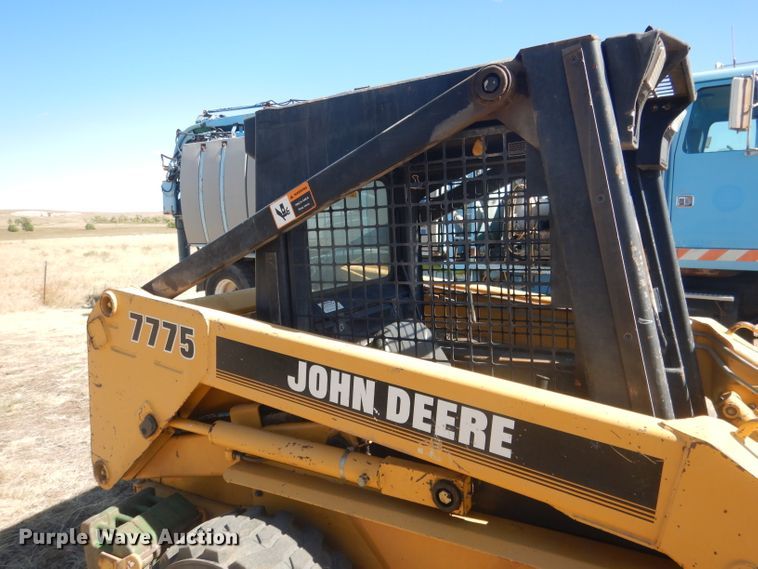 image for item DG4618 1995 John Deere 7775  skid steer loader