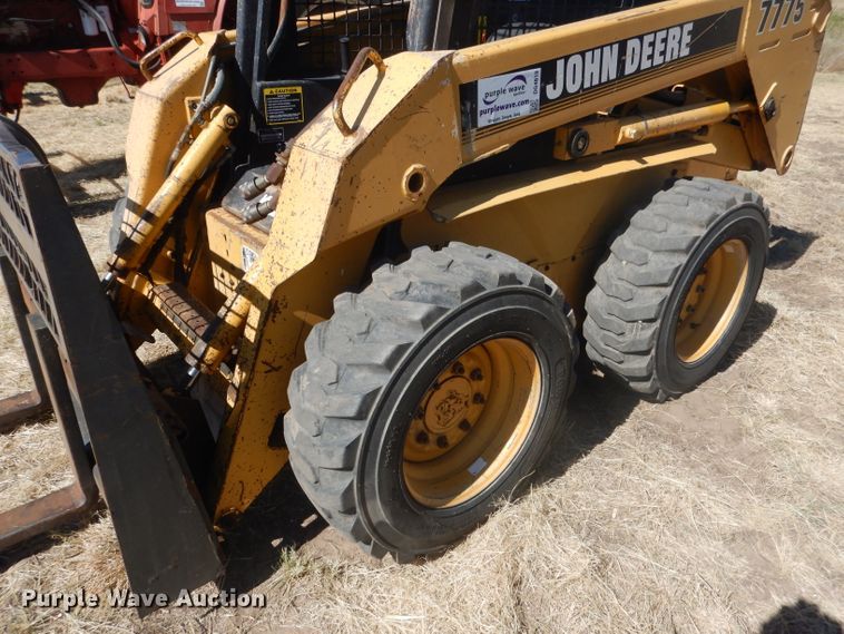 image for item DG4618 1995 John Deere 7775  skid steer loader