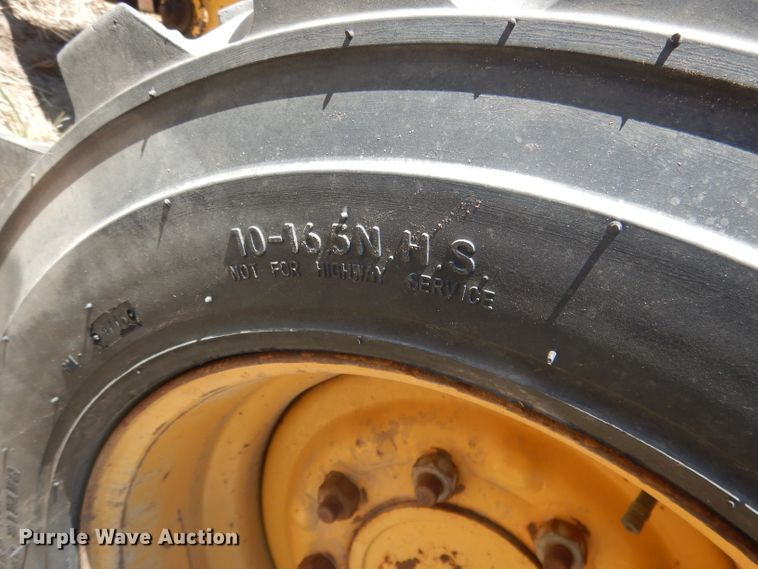 image for item DG4618 1995 John Deere 7775  skid steer loader