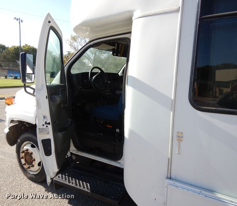 image for item DH0053 2008 Chevrolet C5500  food truck