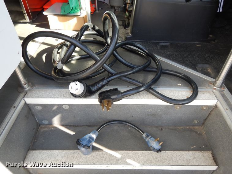 image for item DH0053 2008 Chevrolet C5500  food truck