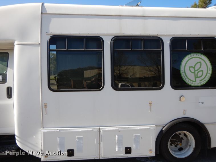 image for item DH0053 2008 Chevrolet C5500  food truck