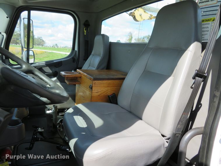 image for item DH1241 2010 Freightliner Business Class M2  utility truck