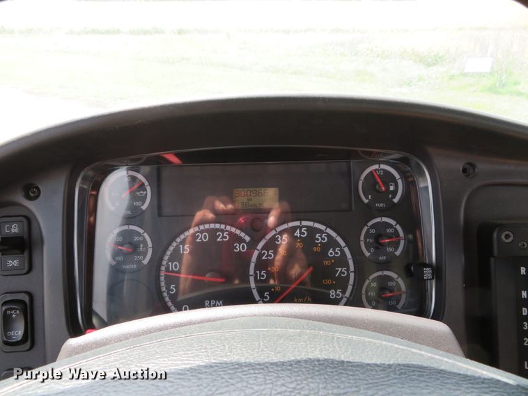 image for item DH1241 2010 Freightliner Business Class M2  utility truck