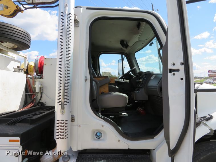 image for item DH1241 2010 Freightliner Business Class M2  utility truck
