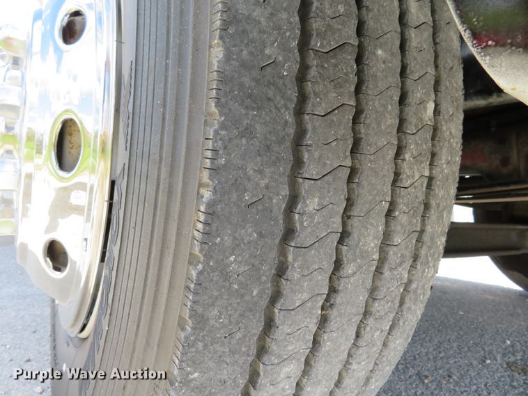 image for item DH1241 2010 Freightliner Business Class M2  utility truck