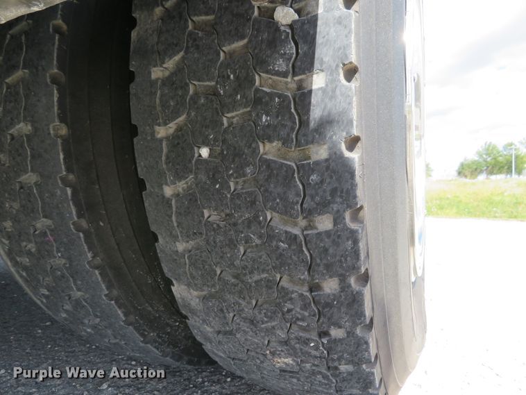 image for item DH1241 2010 Freightliner Business Class M2  utility truck