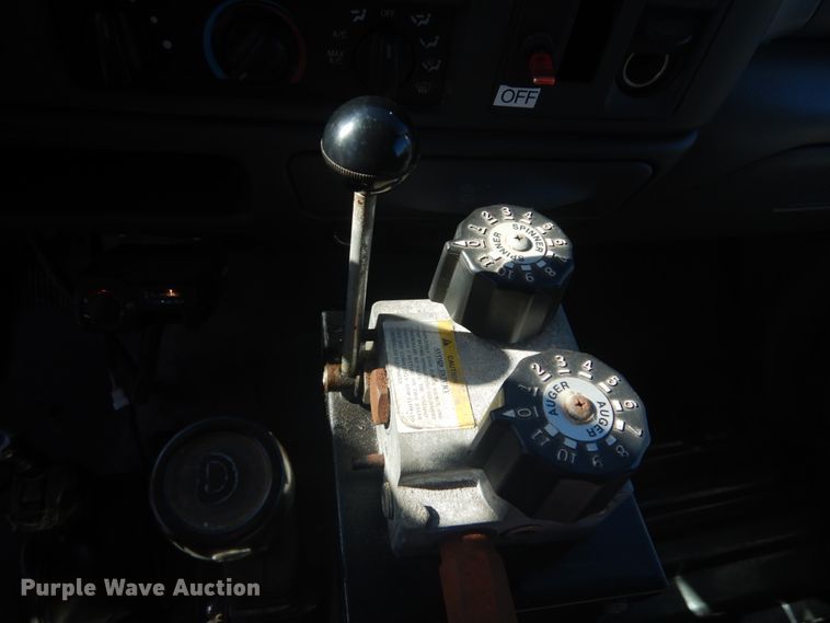 image for item DH5213 2008 Ford F750 Super Duty XLT  flat dump bed truck