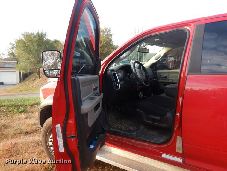 image for item DH5218 2011 Dodge Ram 5500HD SLT  Crew Cab utility truck