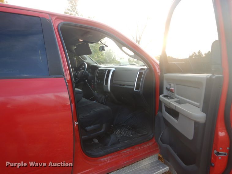 image for item DH5218 2011 Dodge Ram 5500HD SLT  Crew Cab utility truck