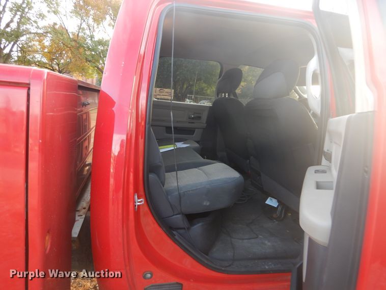 image for item DH5218 2011 Dodge Ram 5500HD SLT  Crew Cab utility truck