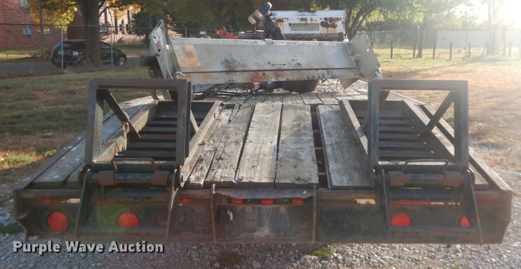 image for item DH5219 2000 Millennium equipment trailer